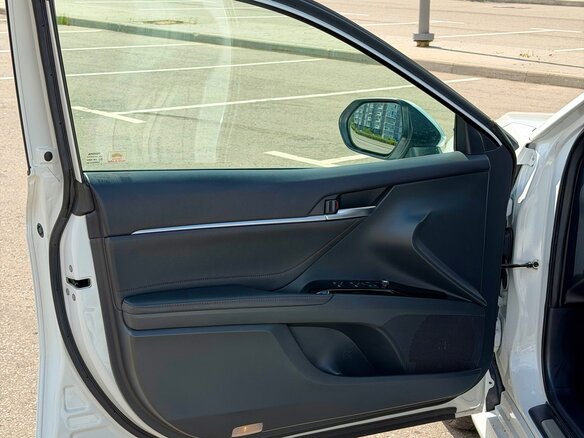 2018 Toyota Camry VIII (XV70), белый - вид 15