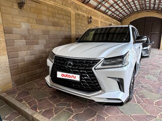 2018 Lexus LX 570 III Рестайлинг 2, белый, 7550000 рублей, вид 3