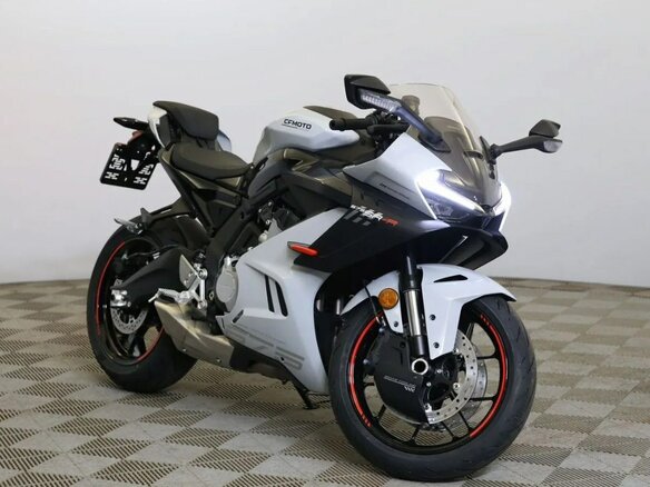 2025 CFMoto 675SR-R, белый - вид 1
