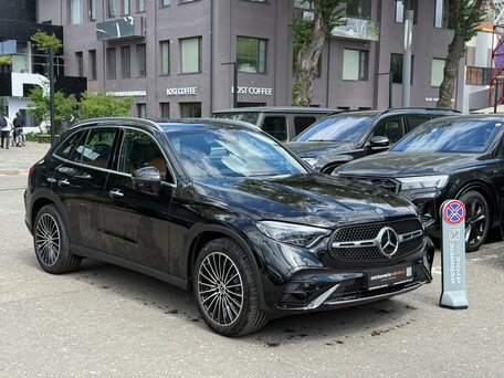 2026 Mercedes-Benz GLC 300 II (X254), чёрный, 7240000 рублей, вид 1