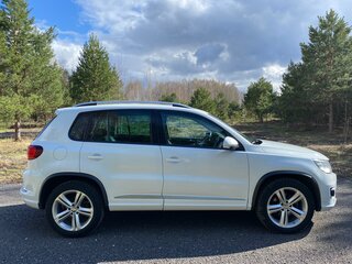 2016 Volkswagen Tiguan I Рестайлинг, белый, 1590000 рублей, вид 2