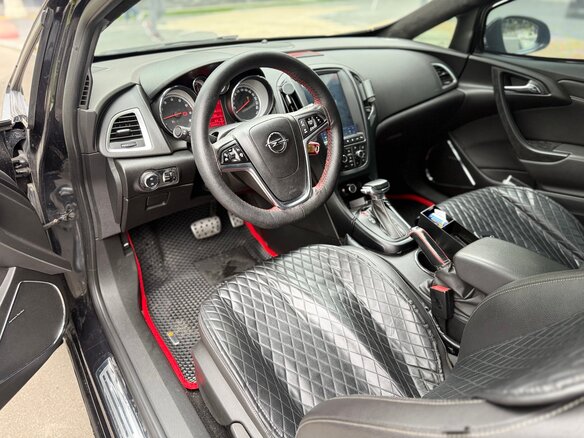 2014 Opel Astra GTC J Рестайлинг, чёрный, 1100000 рублей - вид 14