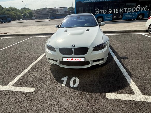 2008 BMW M3 IV (E90), белый - вид 2