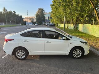 2017 Hyundai Solaris II, белый, 1350000 рублей, вид 3