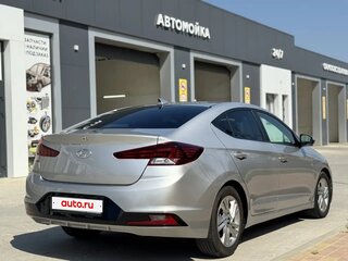 2020 Hyundai Elantra VI (AD) Рестайлинг, серебристый, 1400000 рублей, вид 4