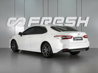 2021 Toyota Camry VIII (XV70) Рестайлинг, белый, 3465000 рублей, вид 2