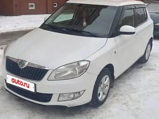 2010 Skoda Fabia II Рестайлинг, белый, 400000 рублей, вид 1