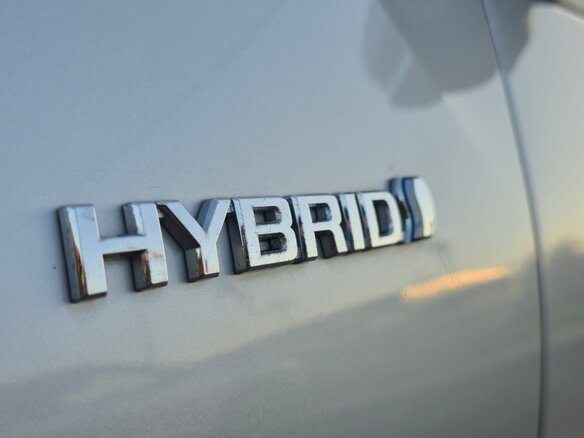 2018 Toyota Prius IV (XW50), серый, 1800000 рублей - вид 17