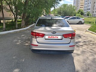 2016 Kia Rio III Рестайлинг, серый, 800000 рублей, вид 3