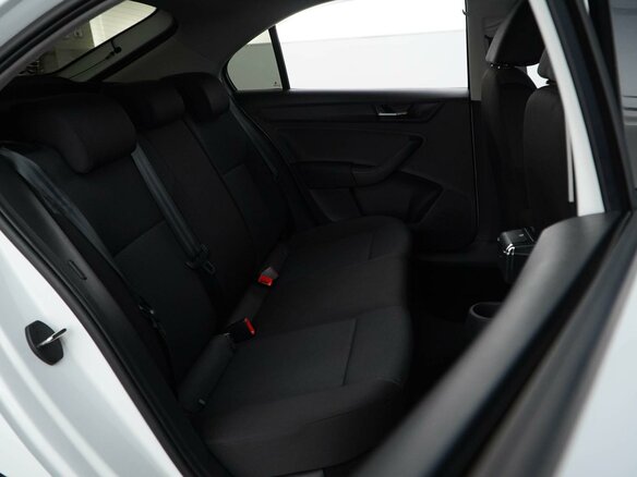 2019 Skoda Rapid I Рестайлинг, белый, 1444444 рублей - вид 6