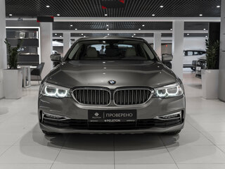 2017 BMW 5 серии 520d xDrive VII (G30/G31/G38), серый, 2575000 рублей, вид 3