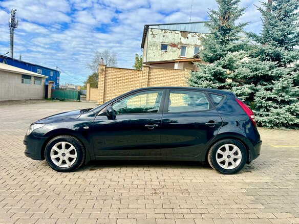 2010 Hyundai i30 I Рестайлинг, чёрный - вид 9
