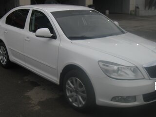 2013 Skoda Octavia II (A5) Рестайлинг, белый, 770000 рублей, вид 1