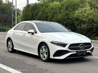 2023 Mercedes-Benz A-Класс 180 IV (W177) Рестайлинг, белый, 2130000 рублей, вид 3