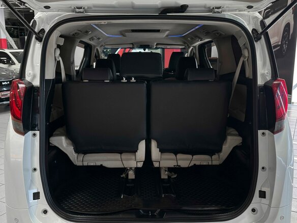 2017 Toyota Alphard III, белый, 3370000 рублей - вид 13