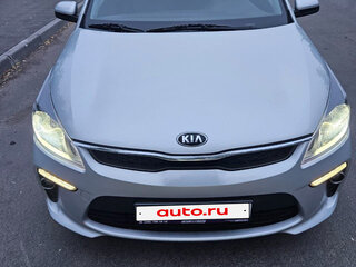 2018 Kia Rio IV, серебристый, 1200000 рублей, вид 2