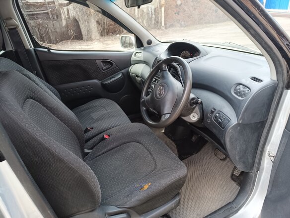 2003 Toyota FunCargo, серый, 370000 рублей - вид 9