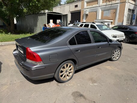 2005 Volvo S60 I Рестайлинг, серый, 400000 рублей, вид 2