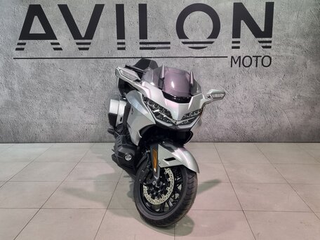 2025 Honda GL 1800 Gold Wing, серебристый, 3550000 рублей, вид 4