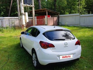 2010 Opel Astra J, белый, 680000 рублей, вид 4