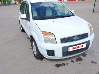 2010 Ford Fusion I Рестайлинг, белый, 645000 рублей, вид 3