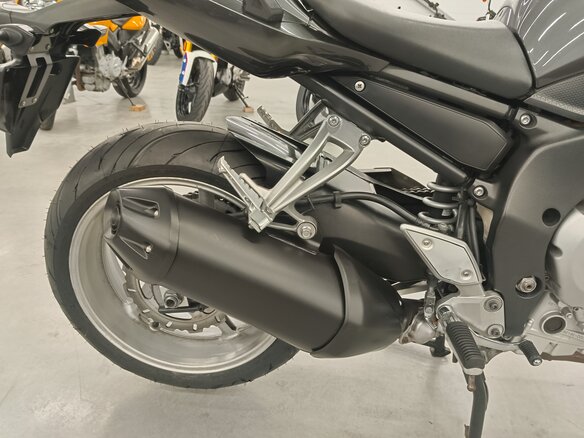2008 Yamaha FZ1, серый - вид 9