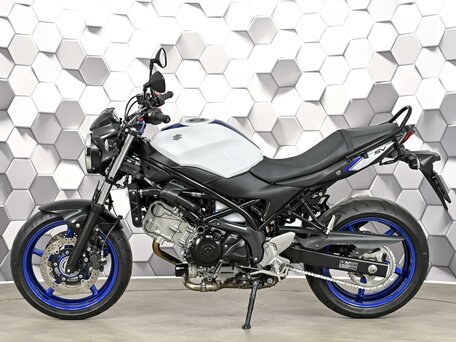 2016 Suzuki SV 650, белый, 645000 рублей, вид 4
