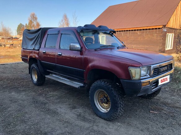 1994 Toyota Hilux V, красный, 650000 рублей - вид 2