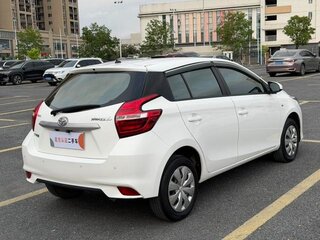 2021 Toyota Yaris L XP150 Рестайлинг, белый, 1030000 рублей, вид 4
