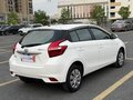 2021 Toyota Yaris L XP150 Рестайлинг, белый - вид 3