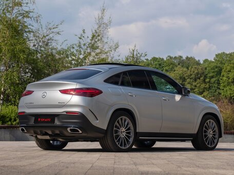 2025 Mercedes-Benz GLE Coupe 300 d II (C167) Рестайлинг, серебристый, 13300000 рублей, вид 2
