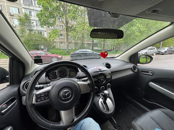 2011 Mazda 2 II Рестайлинг (DE2), фиолетовый, 800000 рублей - вид 8