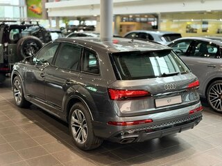 2025 Audi Q7 45 TFSI II (4M) Рестайлинг 2, серый, 10632000 рублей, вид 5