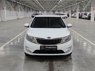 2012 Kia Rio 5-speed III, белый, 700000 рублей, вид 2