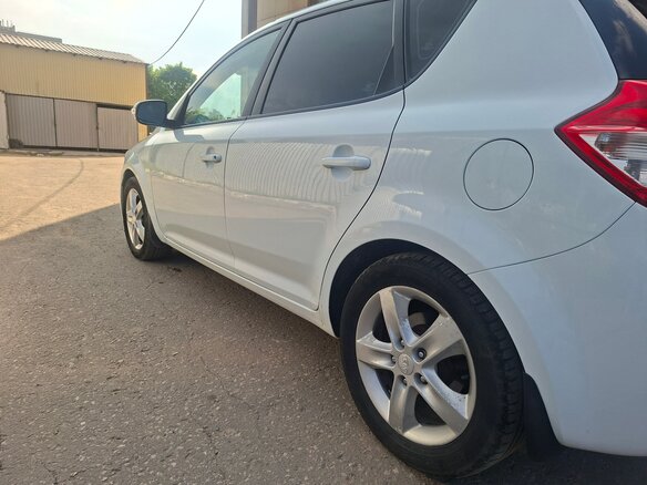 2011 Kia Ceed I Рестайлинг, белый - вид 9