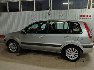2008 Ford Fusion I Рестайлинг, серебристый, 550000 рублей, вид 3