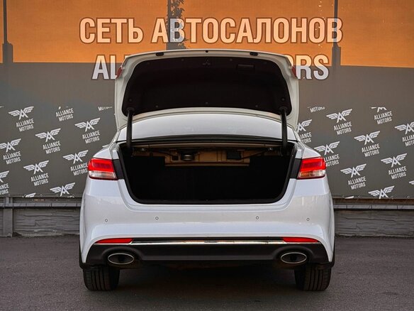 2018 Kia Optima IV Рестайлинг, белый, 1499000 рублей - вид 6