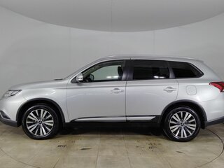 2019 Mitsubishi Outlander III Рестайлинг 3, серебристый, 1760000 рублей, вид 4