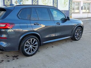 2022 BMW X5 40i IV (G05/G18), серый, 10000000 рублей, вид 4