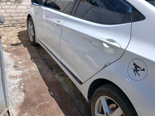 2013 Hyundai Elantra V (MD), белый, 1550000 рублей, вид 4
