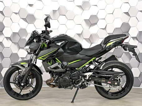 2023 Kawasaki Z 400, чёрный, 599000 рублей, вид 4