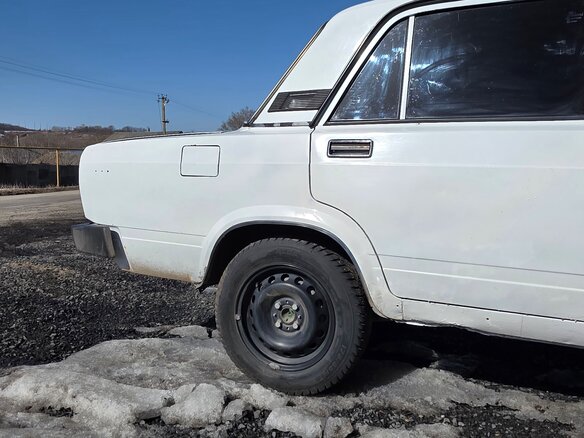 1997 Lada (ВАЗ) 2105, белый, 95000 рублей - вид 18