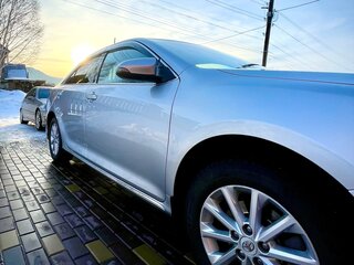 2012 Toyota Camry VII (XV50), серебристый, 1800000 рублей, вид 2