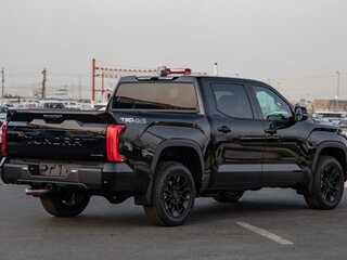 2025 Toyota Tundra CrewMax III, чёрный, 12354000 рублей, вид 4