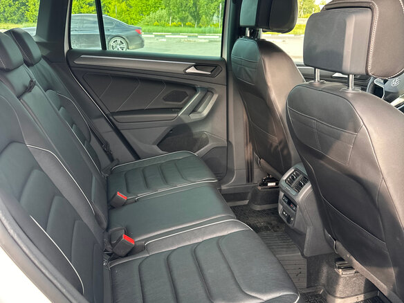 2021 Volkswagen Tiguan II Рестайлинг, белый, 3400000 рублей - вид 24