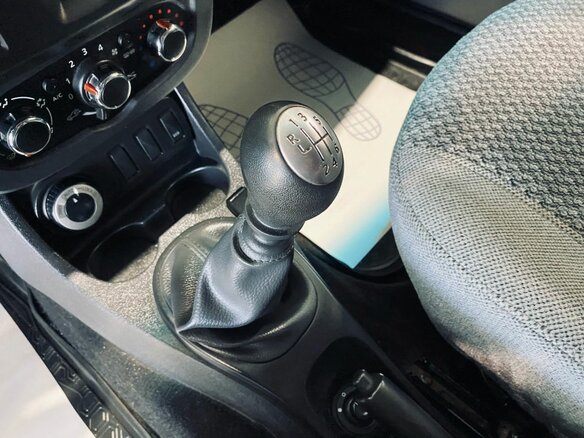 2017 Renault Duster I Рестайлинг, серебристый, 1477000 рублей - вид 17