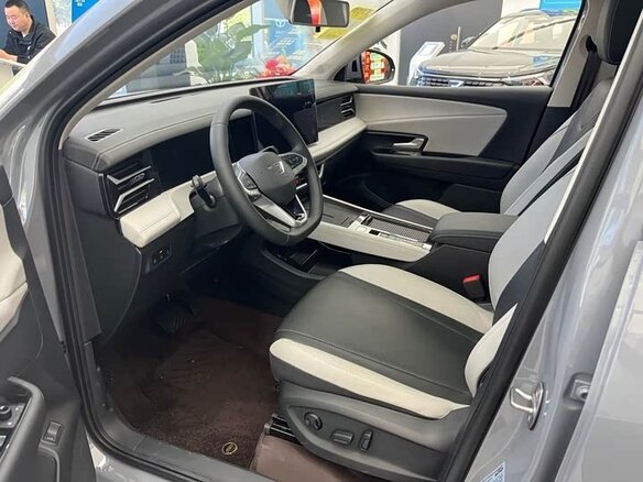 2026 Jetta VS8, серый, 2175000 рублей - вид 5
