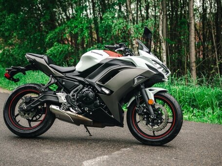 2023 Kawasaki EX-4, чёрный, 740000 рублей, вид 1