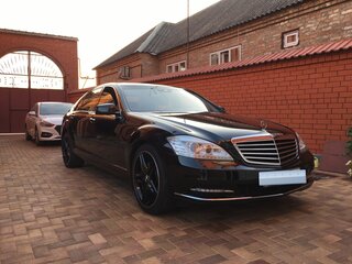 2013 Mercedes-Benz S-Класс 350 V (W221) Рестайлинг, чёрный, 1750000 рублей, вид 3