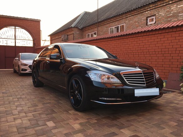 2013 Mercedes-Benz S-Класс 350 V (W221) Рестайлинг, чёрный, 1750000 рублей - вид 2